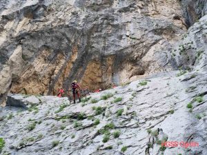Pročitajte više o članku Stanica Ogulin na tečaju stijenskih tehnika spašavanja